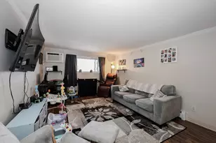 13 Silvestri Cir, Derry, NH 03038 - Photo 4
