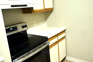 130 Eastern Ave, Manchester, NH 03104 - Photo 20