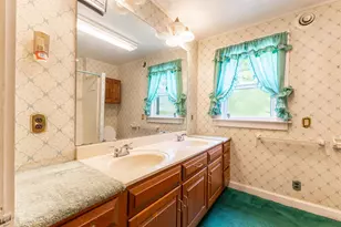 32 Grannis St, Claremont, NH 03743 - Photo 28