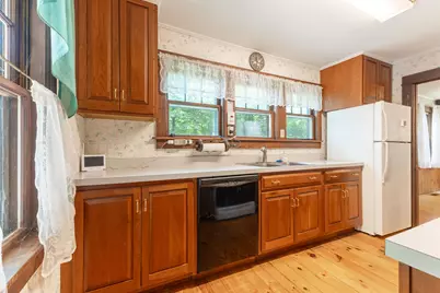 32 Grannis Street, Claremont, NH 03743 - Photo 16