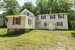 32 Grannis St, Claremont, NH 03743 - Photo 6