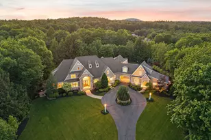1 Willowbrook Ct, Bedford, NH 03110 - Photo 2