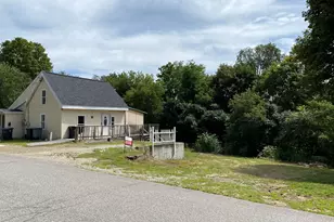 91 Munroe St, Franklin, NH 03235 - Photo 1