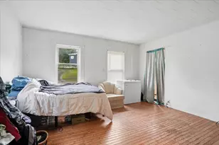 60 Avery St, Laconia, NH 03246 - Photo 14