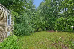 60 Avery St, Laconia, NH 03246 - Photo 38