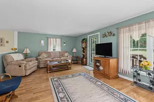 68 Barbara Ln, Hudson, NH 03051 - Photo 10