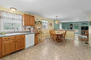 68 Barbara Ln, Hudson, NH 03051 - Photo 6