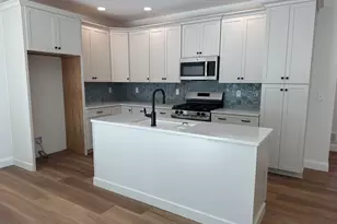 5A Dearborn Circle, Goffstown, NH 03045 - Photo 2