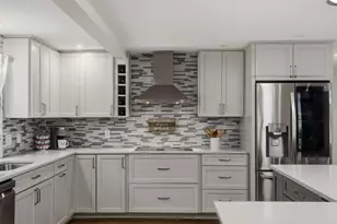 19 Michael Ave, Nashua, NH 03063 - Photo 8