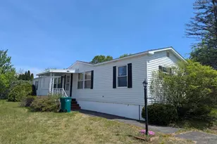 32 Skyline Dr, Rochester, NH 03867 - Photo 2