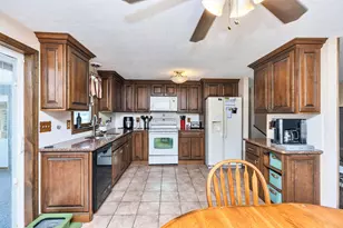 366 Blevens Dr, Manchester, NH 03104 - Photo 10