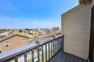 32 Ashworth Ave, Hampton, NH 03842 - Photo 2