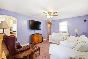 49 Aurore Ave, Manchester, NH 03109 - Photo 6