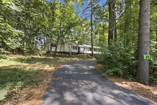 37 Hall Rd, Londonderry, NH 03053 - Photo 4