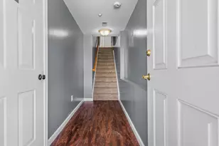 17 Tammy Ct, Hudson, NH 03051 - Photo 2