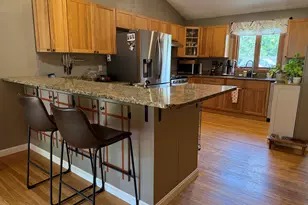 26 Pheasant Ln, Manchester, NH 03109 - Photo 2