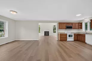 129 E Main St, Hampstead, NH 03826 - Photo 4