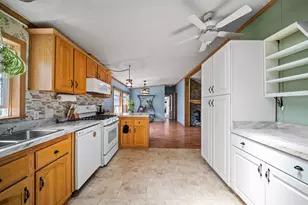 417 Middle Rd, Dover, NH 03820 - Photo 12