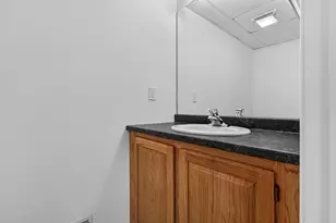 16 Spyglass Point Cir, Bedford, NH 03110 - Photo 52