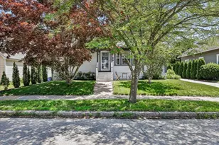 979 Union St, Manchester, NH 03104 - Photo 1