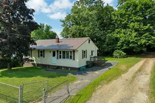 23 Merrimac St, Laconia, NH 03246 - Photo 1