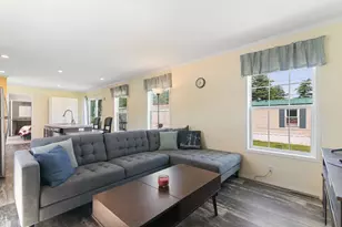 26 Cedar St, Hinsdale, NH 03451 - Photo 4