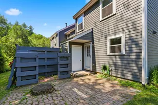 7 Chestnut Cir, Merrimack, NH 03054 - Photo 4