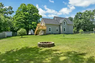 16 Brook St, Derry, NH 03038 - Photo 8
