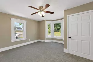 16 Brook St, Derry, NH 03038 - Photo 32