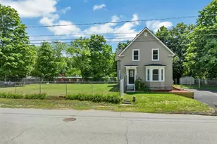 16 Brook St, Derry, NH 03038 - Photo 2