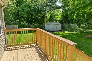 16 Brook St, Derry, NH 03038 - Photo 16