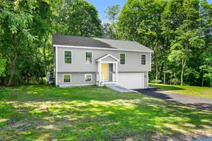 15 Bartlett St, Epping, NH 03042 - Photo 2