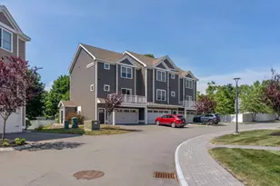 55 Ocean Rd, Portsmouth, NH 03801 - Photo 2