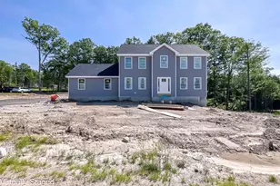 8 Blaisdell Ct, Raymond, NH 03077 - Photo 1