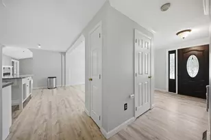 101 Currier Dr, Manchester, NH 03104 - Photo 6
