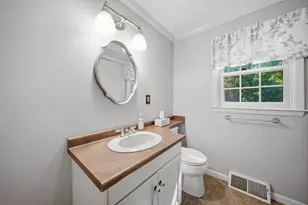 101 Currier Dr, Manchester, NH 03104 - Photo 24