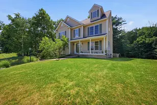 9 Hawk Dr, Salem, NH 03079 - Photo 2