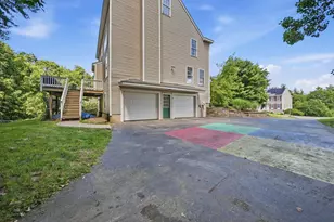 9 Hawk Dr, Salem, NH 03079 - Photo 6