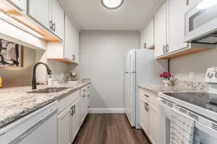106 Eastern Ave, Manchester, NH 03104 - Photo 4
