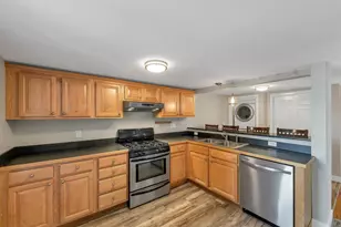 273 Maplewood Ave, Portsmouth, NH 03801 - Photo 2