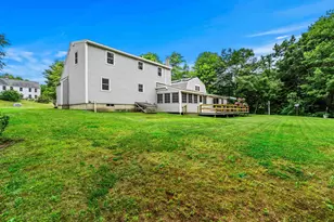 9 Kelley Rd, Londonderry, NH 03053 - Photo 6