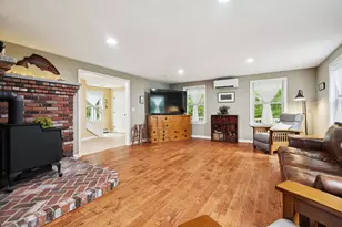 89 Valley Dr, Gilford, NH 03249 - Photo 4