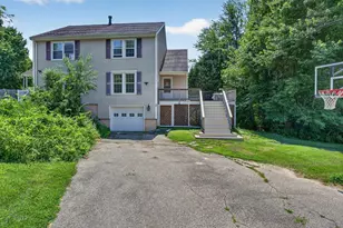 5 Richardson Dr, Derry, NH 03038 - Photo 2