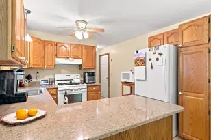 674 Elm St, Laconia, NH 03246 - Photo 10