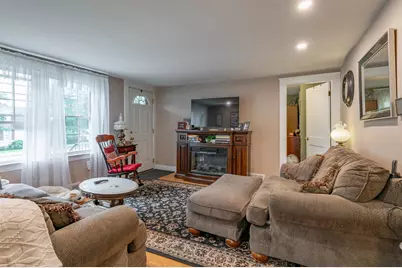 21 Charlotte Avenue, Nashua, NH 03064 - Photo 12