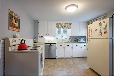 21 Charlotte Avenue, Nashua, NH 03064 - Photo 8