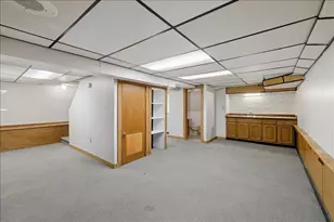 717 S Main St, Manchester, NH 03102 - Photo 36
