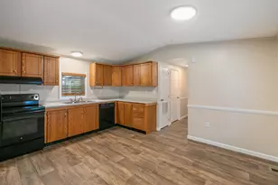 3 Bay St, Hudson, NH 03051 - Photo 6