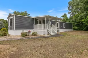 3 Bay St, Hudson, NH 03051 - Photo 2