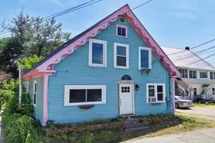 8 Oak Hill St, Haverhill, NH 03785 - Photo 1